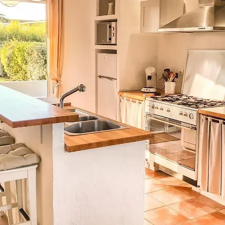 4 * Gujan-Mestras