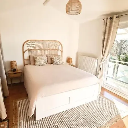 4 * Gujan-Mestras